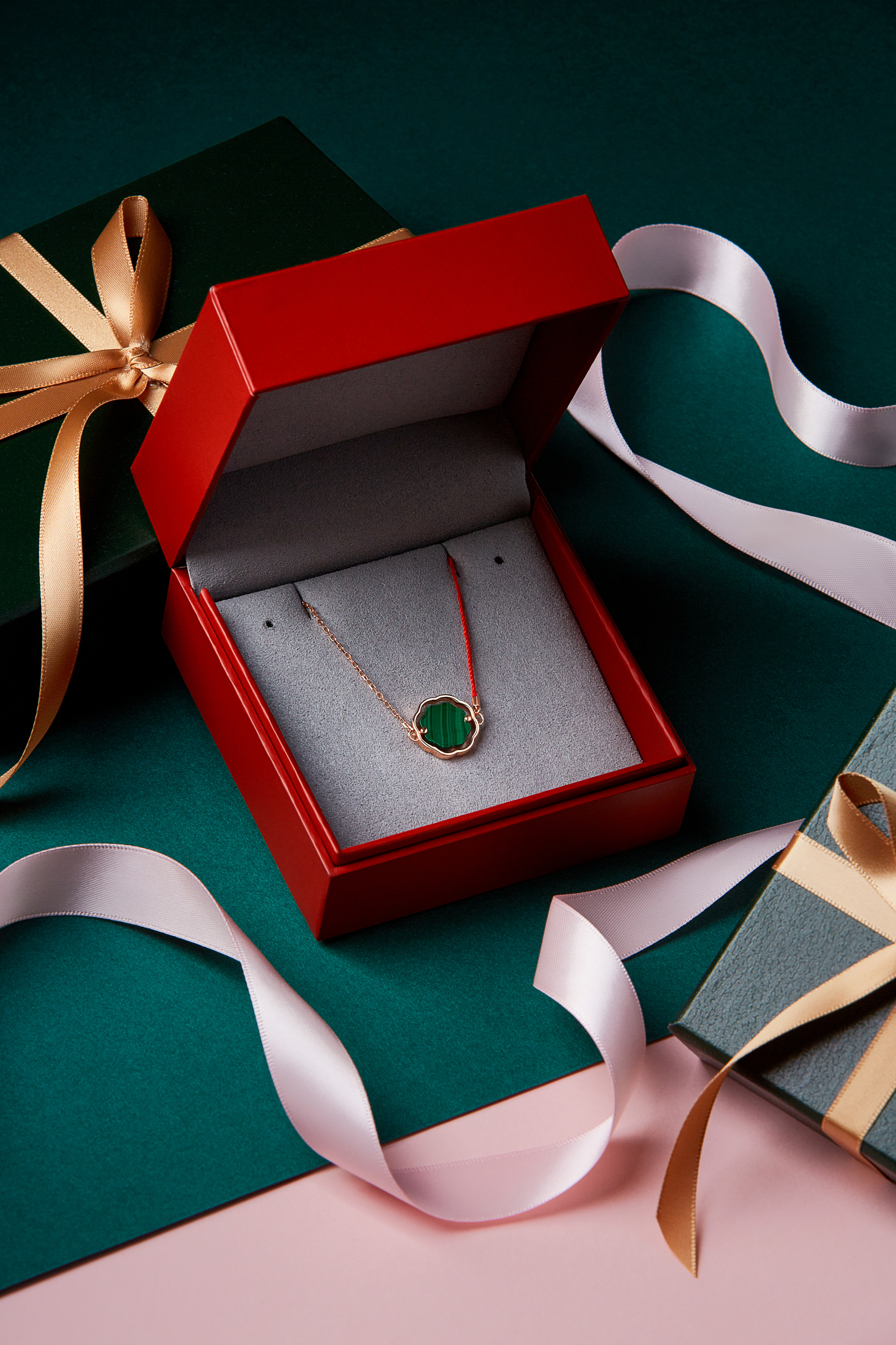 IS_AM pendant in box